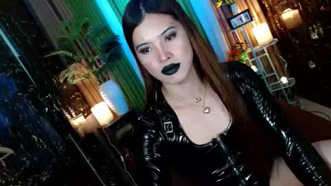 Kendal  online here from 6am-3pm philippine time online show from October 10, 9:25 pm