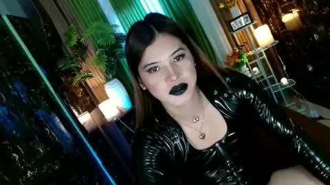 Kendal  online here from 6am-3pm philippine time online show from October 16, 10:33 pm