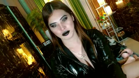 Snapshot of queen_kendalx19 chatting on June 13, 1:42 pm Kendal online here from 6am-3pm philippine time online show from June 13, 1:42 pm