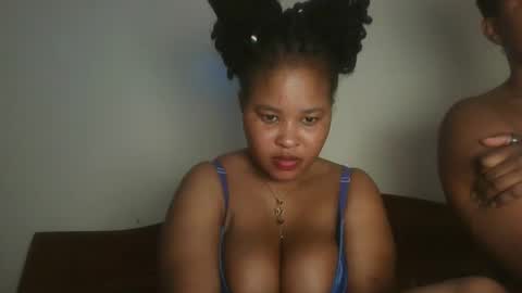 Snapshot of queen_kikih chatting on April 21, 4:41 am Queen kikih online show from April 21, 4:41 am