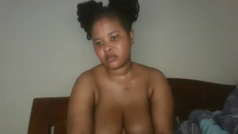Snapshot of queen_kikih chatting on April 26, 10:40 pm Queen kikih online show from April 26, 10:40 pm