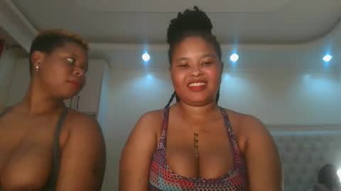Snapshot of queen_kikih chatting on May 21, 7:10 pm Queen kikih online show from May 21, 7:10 pm