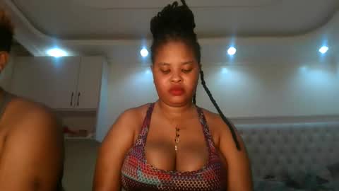 Snapshot of queen_kikih chatting on May 24, 12:37 am Queen kikih online show from May 24, 12:37 am