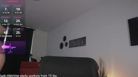 Snapshot of queen_leylla chatting on April 22, 5:32 am queen_leylla online show from April 22, 5:32 am