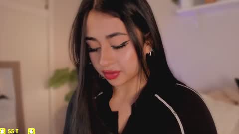 Snapshot of queen_liana chatting on June 26, 7:13 am Liana online show from June 26, 7:13 am