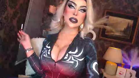 Snapshot of queen_mirahh chatting on October 14, 1:06 am queen mira maria shantal online show from October 14, 1:06 am