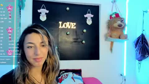 Snapshot of queen_natttyy chatting on December 4, 7:50 am queen_natttyy online show from December 4, 7:50 am