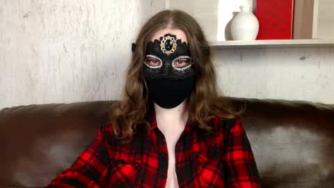 Snapshot of queen_nora chatting on May 10, 10:26 pm Nora online show from May 10, 10:26 pm