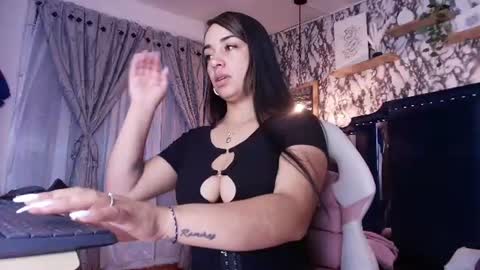 Snapshot of queen_nyxx chatting on June 26, 2:16 am QueenNyx online show from June 26, 2:16 am