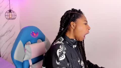   online show from November 11, 11:21 am