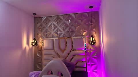   online show from February 14, 11:51 am