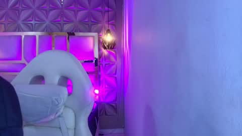 Snapshot of queen_perla_ chatting on April 30, 12:00 pm online show from April 30, 12:00 pm