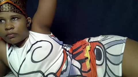 Snapshot of queen_polite1 chatting on April 9, 6:19 am queen_polite1 online show from April 9, 6:19 am