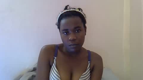 Snapshot of queen_sly chatting on October 15, 7:52 am queen_sly online show from October 15, 7:52 am