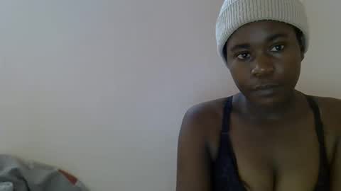 Snapshot of queen_sly chatting on October 17, 9:23 am queen_sly online show from October 17, 9:23 am