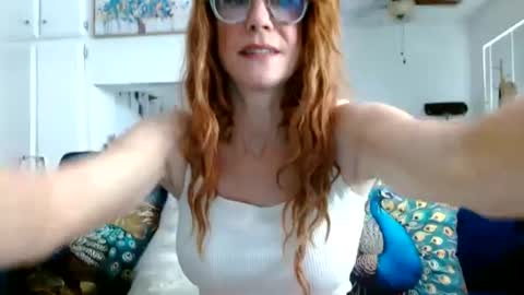 Snapshot of queenamber22 chatting on June 28, 11:33 pm Queen Amber online show from June 28, 11:33 pm
