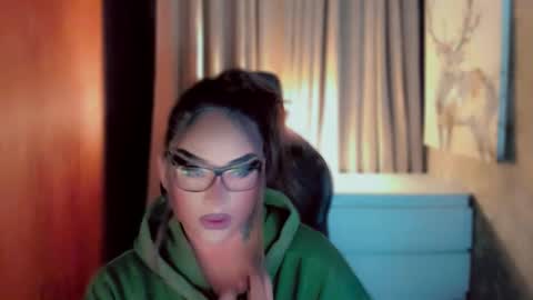 Snapshot of queenarthalia chatting on March 27, 8:30 pm ARTHA online show from March 27, 8:30 pm
