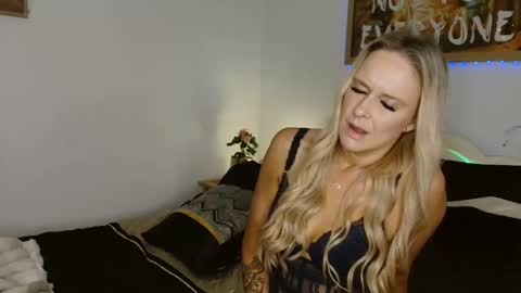 queenb6969694u online show from March 7, 1:08 pm