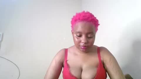 queen online show from April 9, 7:41 pm