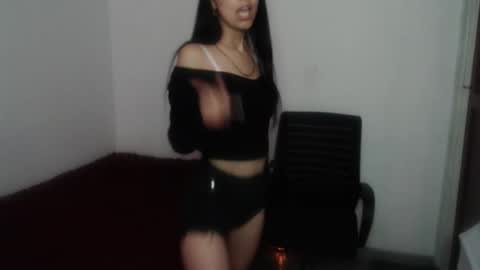 queenbyte_18 online show from December 22, 4:09 am