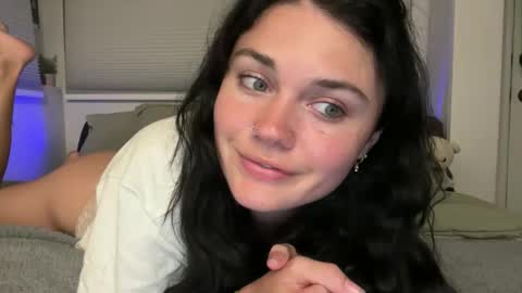 Snapshot of queencassidyy chatting on June 5, 4:41 am Cassidy online show from June 5, 4:41 am