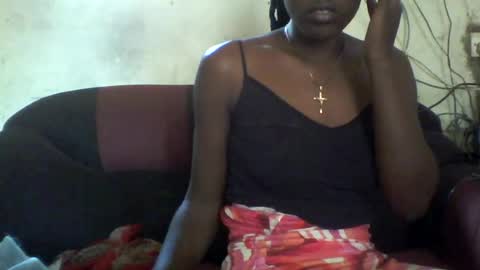 Snapshot of queencharity chatting on July 17, 9:16 am queencharity online show from July 17, 9:16 am