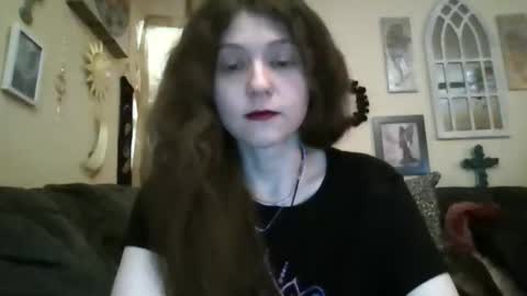 Snapshot of queencrimsonlvx chatting on April 26, 2:42 am queencrimsonlvx online show from April 26, 2:42 am
