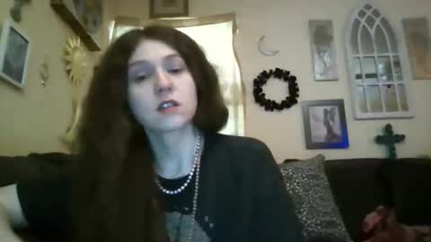 Snapshot of queencrimsonlvx chatting on May 2, 7:57 am queencrimsonlvx online show from May 2, 7:57 am