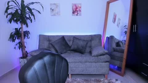 Snapshot of queenie_star1 chatting on June 4, 8:04 pm Maria Del Mar online show from June 4, 8:04 pm