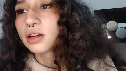 QUEENJEENN online show from November 2, 7:00 am