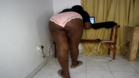 Nina online show from April 11, 4:33 pm