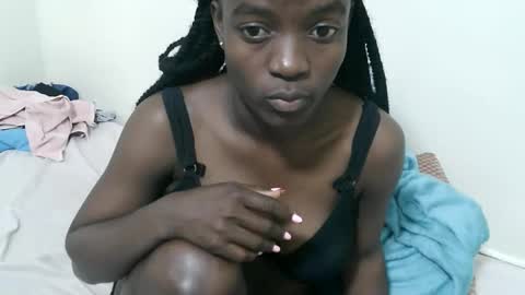 Snapshot of queenlatasha chatting on May 20, 8:42 am Latasha online show from May 20, 8:42 am