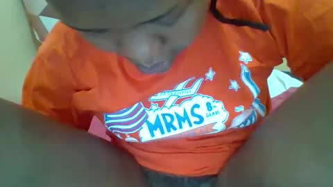 queenleona61 online show from September 30, 7:35 am