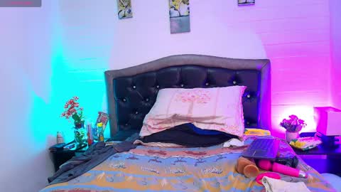 VickyBoobss online show from April 8, 8:20 pm