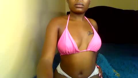Snapshot of queenmavela_ chatting on June 7, 11:14 am queenmavela_ online show from June 7, 11:14 am
