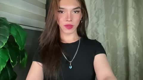 QUEEN online show from February 7, 11:30 pm