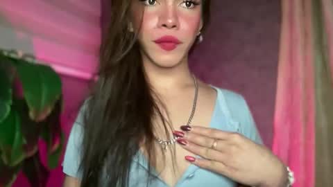 QUEEN online show from March 5, 1:40 pm