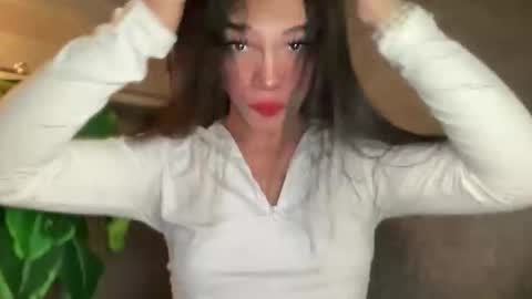 QUEEN online show from March 9, 5:39 pm