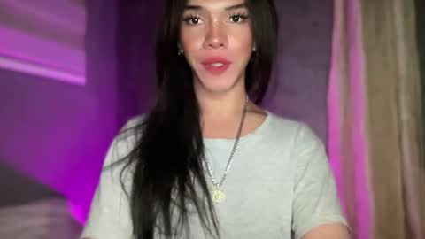 QUEEN online show from April 12, 2:11 pm