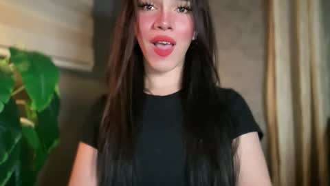 Snapshot of queenn_xxx chatting on April 23, 8:22 pm QUEEN online show from April 23, 8:22 pm