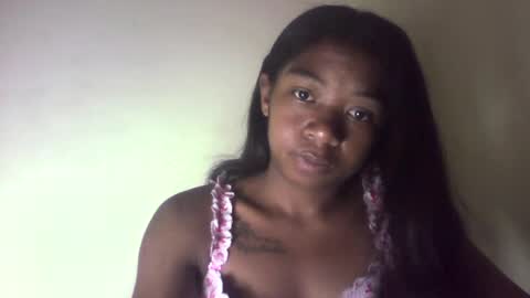 Snapshot of queennaya chatting on July 17, 2:24 pm queennaya online show from July 17, 2:24 pm