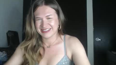 Snapshot of queennicky88 chatting on December 8, 3:43 am Nico online show from December 8, 3:43 am