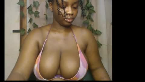 Zoey online show from March 29, 7:41 am