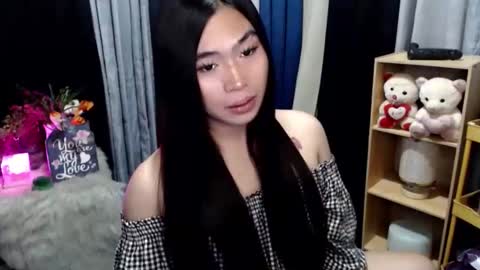 Mikka online show from May 4, 5:42 pm