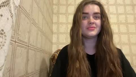 Snapshot of queenofdreams_2029 chatting on June 10, 7:02 pm Madison online show from June 10, 7:02 pm