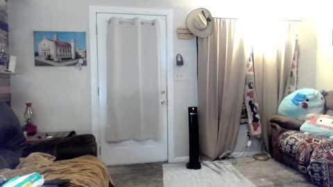 Snapshot of queenofheartsfaerah chatting on February 5, 5:20 am QueenOfHearts online show from February 5, 5:20 am