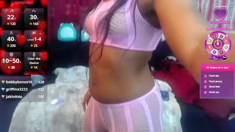 Snapshot of queenofheartsfaerah chatting on March 1, 1:53 am QueenOfHearts online show from March 1, 1:53 am