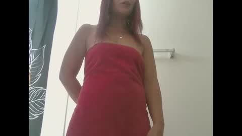 Snapshot of queenofmen69 chatting on May 27, 3:20 pm queenofmen69 online show from May 27, 3:20 pm