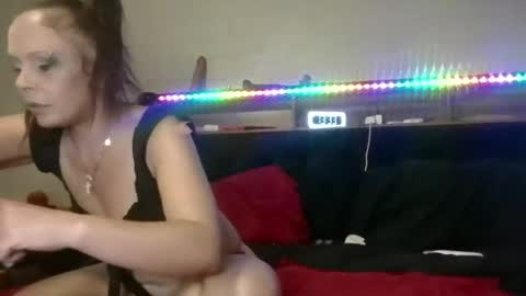 Snapshot of queenofmen69 chatting on June 29, 8:31 pm queenofmen69 online show from June 29, 8:31 pm