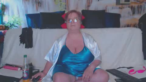 QueenPammy online show from April 12, 7:46 am